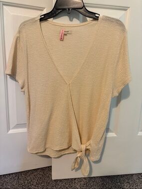 Madewell | Cream Short Sleeve V-Neck Crossover Tie Front Top. Size XL